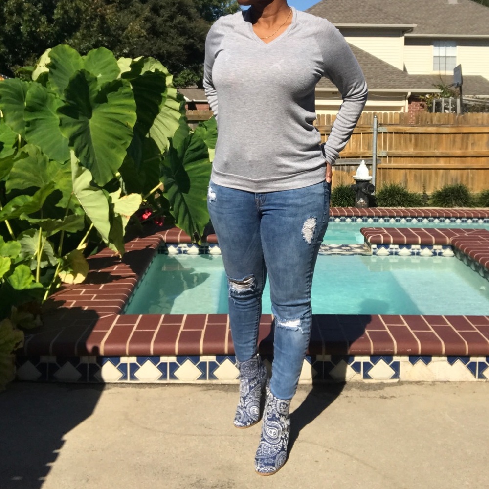 Grey Shirt for those perfect jean shorts